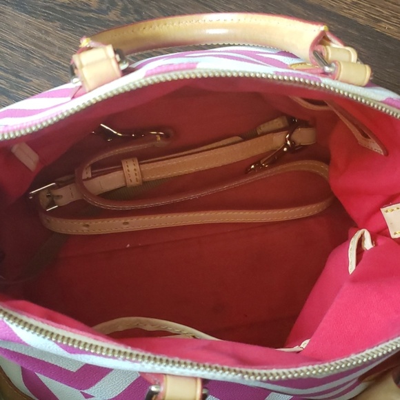 Purses - Picture 2 of 4